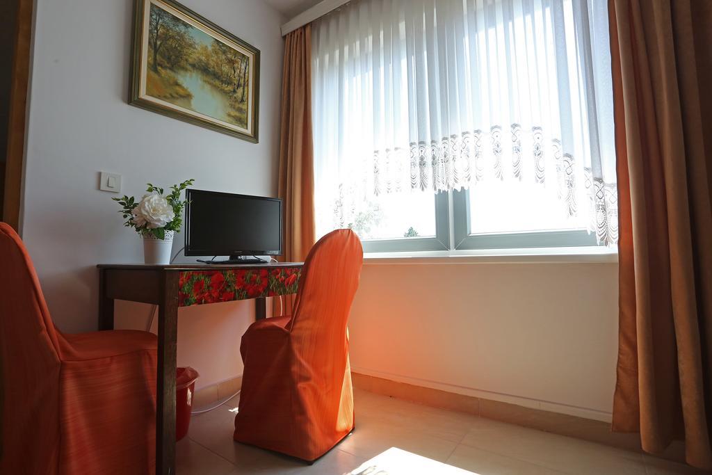 Bed & Breakfast Ana Svajcarnica Екстер'єр фото